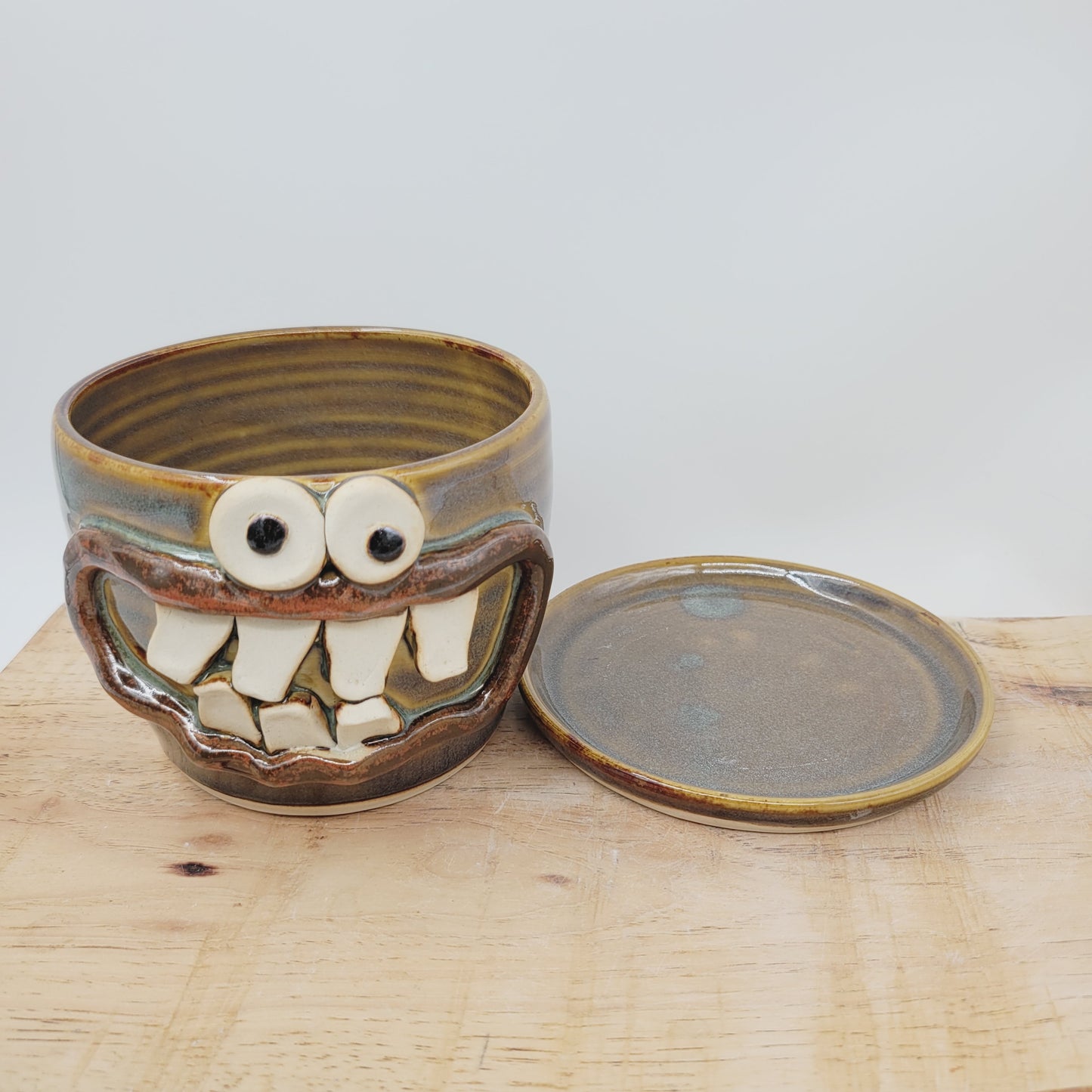 Face Planter | Funny Plant Pot Container | Gifts for Plant Lovers | Rusty Blue Brown
