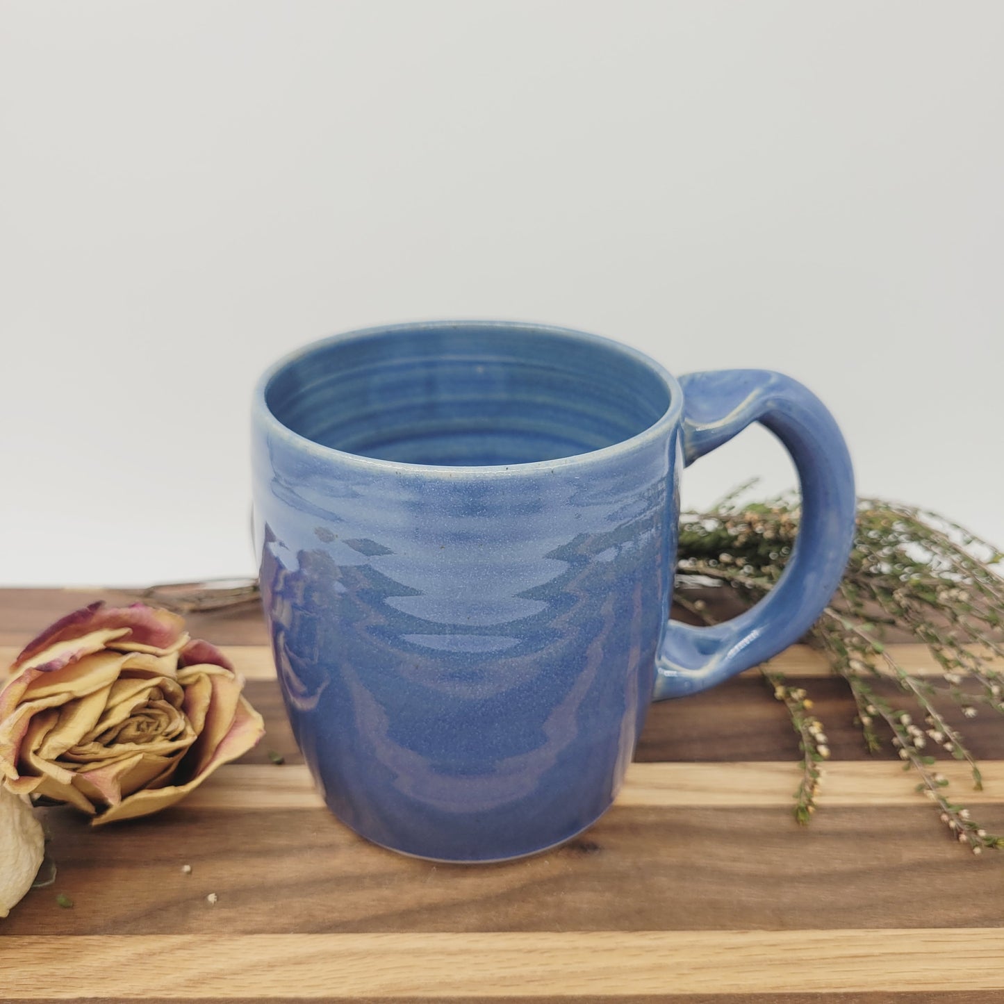 Valentine's Day Heart Eyes Blue Smiley Face Coffee Cup | 16 Ounces | Nelson Studio Ug Chug