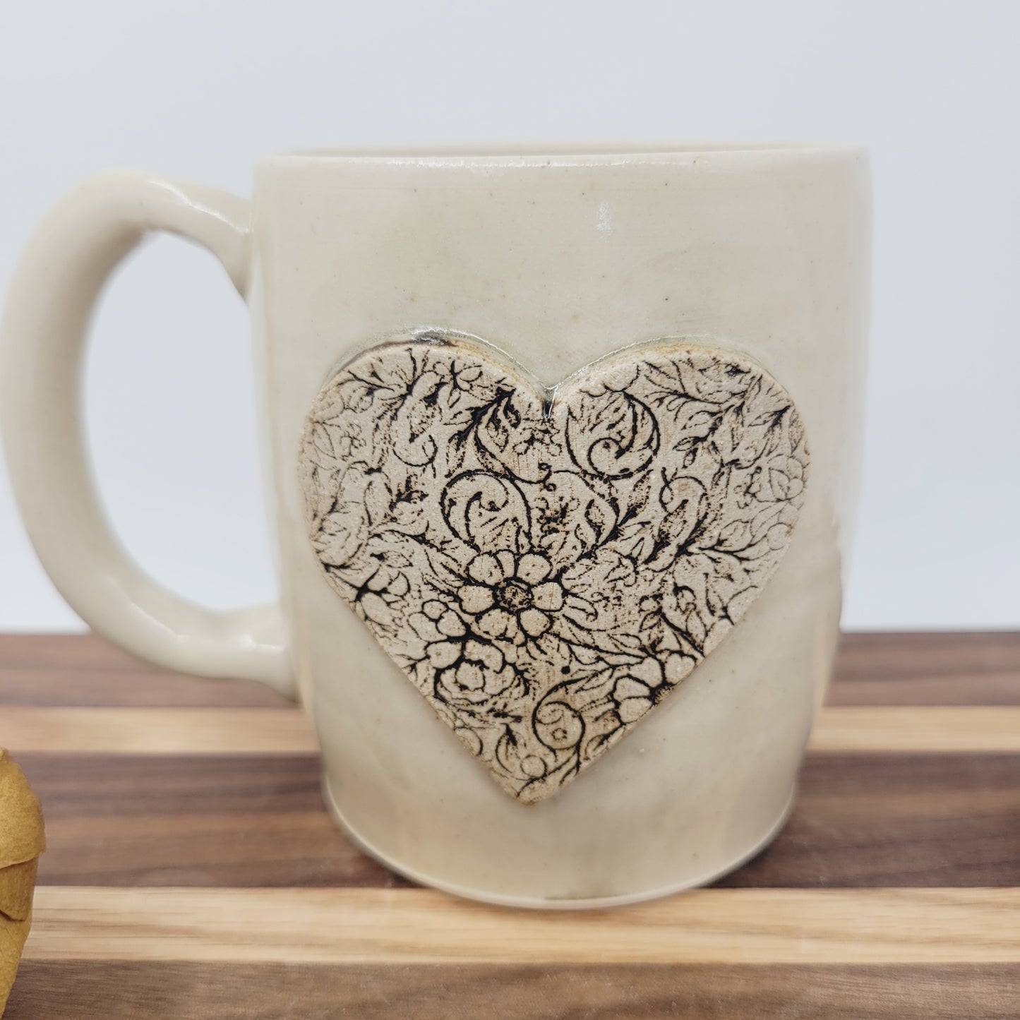 Charming Floral Heart Hot Tea Mug | Cream | Flower Pattern Coffee Cup